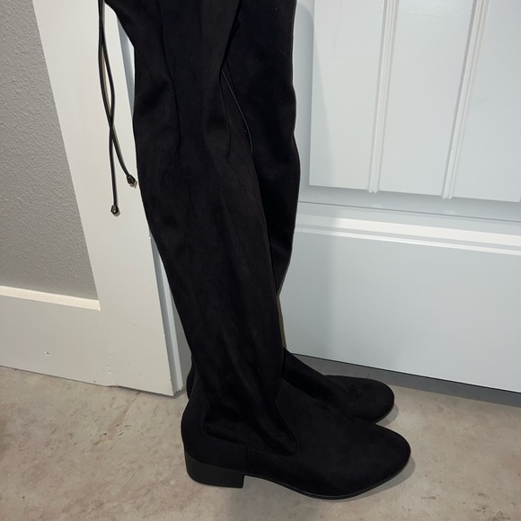 Black Slide On Slouch Boots - Picture 2 of 3